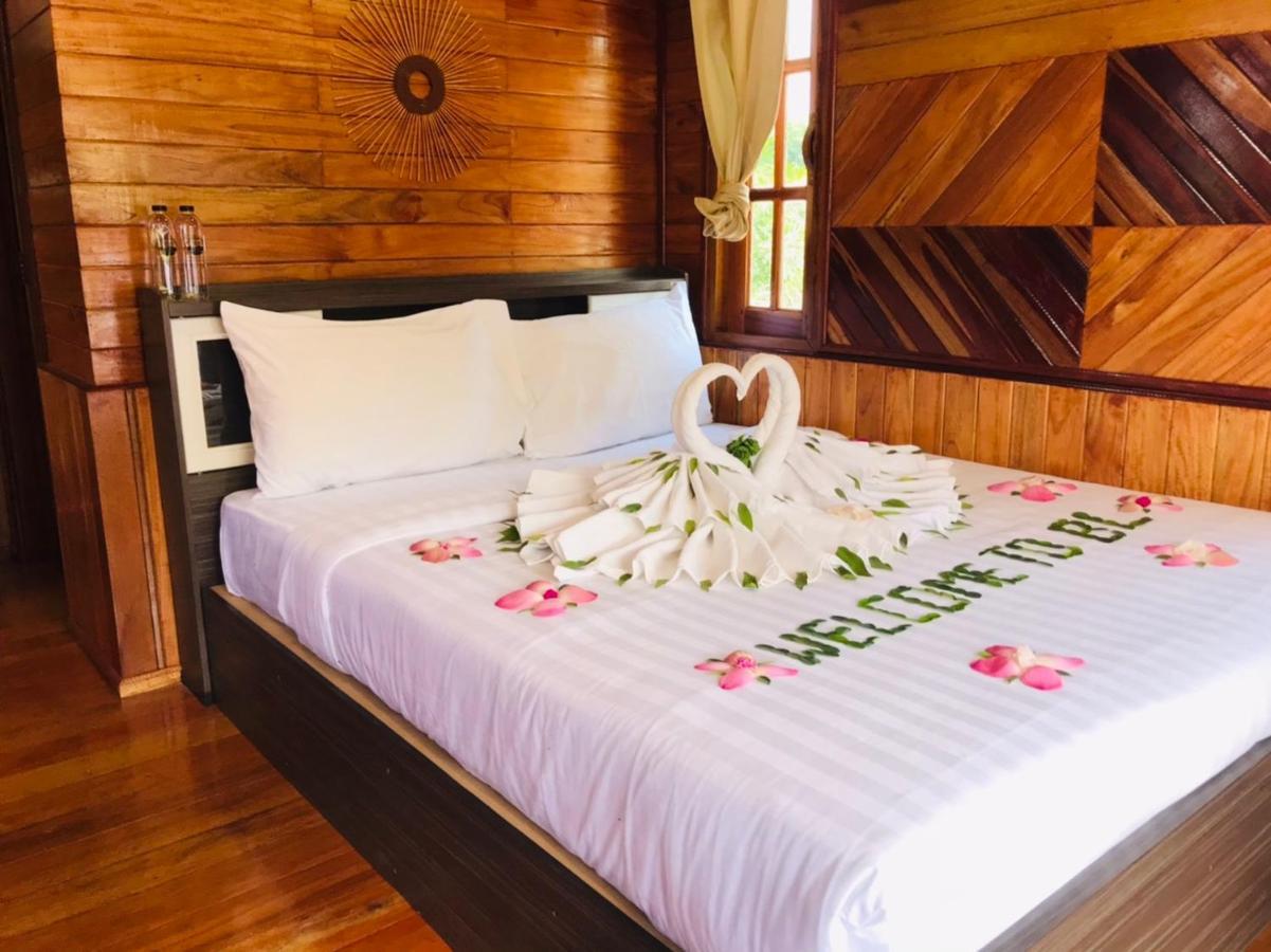 Ban Na No ไร่นาบัวหลวง คาเฟ่ & ฟาร์มสเตย์ Raina Bualuang Cafe & Farm Stay מראה חיצוני תמונה