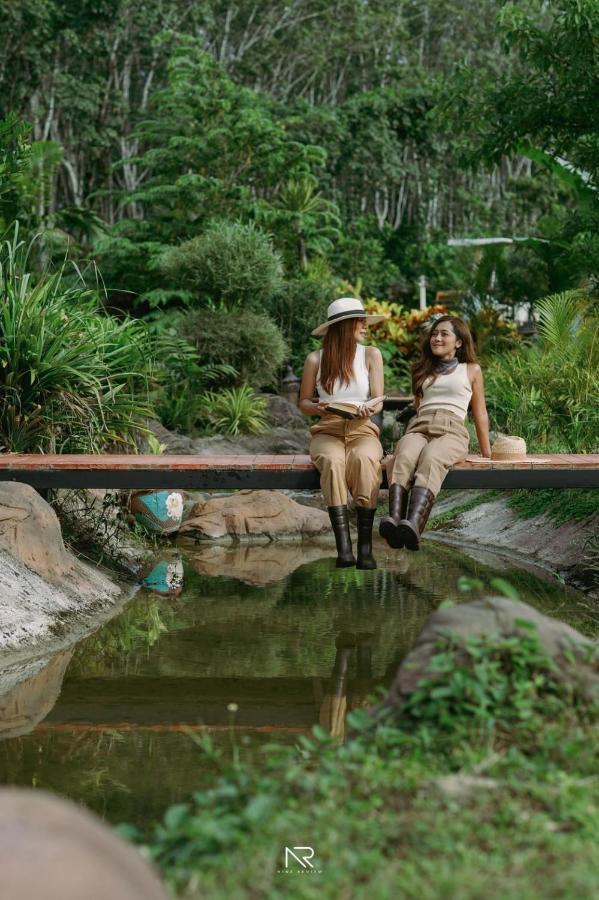 Ban Na No ไร่นาบัวหลวง คาเฟ่ & ฟาร์มสเตย์ Raina Bualuang Cafe & Farm Stay מראה חיצוני תמונה